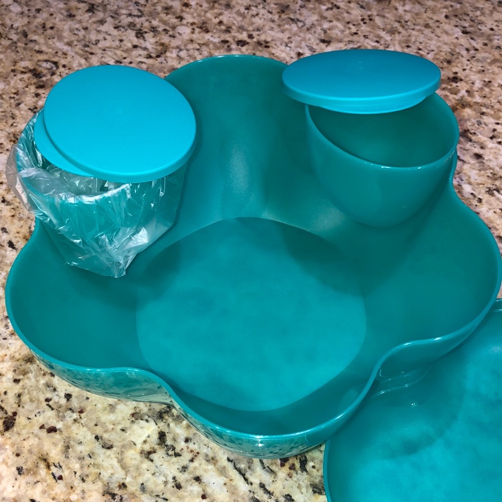 Tupperware Chip N Dip Set
